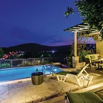Jelena With Private Parking And A Pool * Mlini