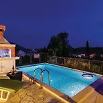 Jelena With Private Parking And A Pool Semesterbostad *