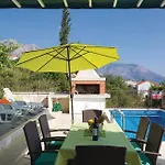 Semesterbostad Jelena With Private Parking And A Pool Mlini