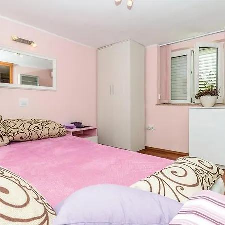 Сasa de vacaciones Jelena With Private Parking And A Pool *