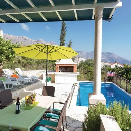 Jelena With Private Parking And A Pool Casa vacanze *