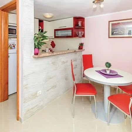 Jelena With Private Parking And A Pool Casa vacanze *