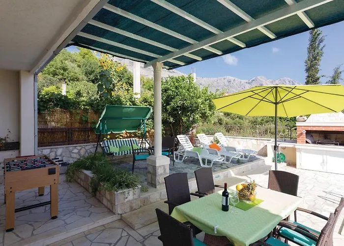 Jelena With Private Parking And A Pool Сasa de vacaciones