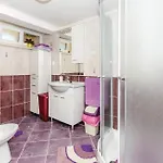 Vakantiehuis Jelena With Private Parking And A Pool *
