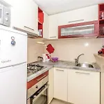 Vakantiehuis Jelena With Private Parking And A Pool *