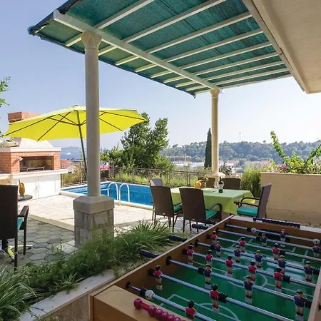 Holiday home Jelena With Private Parking And A Pool Mlini