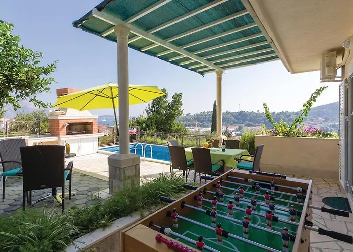 Holiday home Jelena With Private Parking And A Pool Mlini