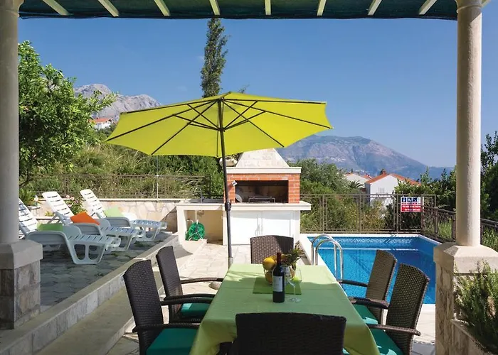 Holiday home Jelena With Private Parking And A Pool Mlini